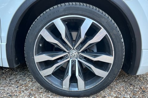 Volkswagen Tiguan R LINE TDI BMT 4MOTION DSG - PAN ROOF -2 OWNERS - 10 SERVICES 17