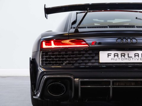Audi R8 5.2 FSI V10 Coupe 2dr Petrol S Tronic Euro 6 (s/s) (540 ps) 32