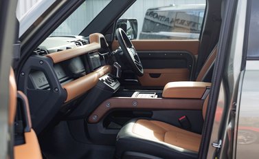 Land Rover Defender 110 X P400 15