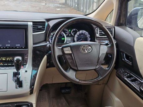 Toyota Alphard Auto+Hybrid+Ulez+7Seats 36