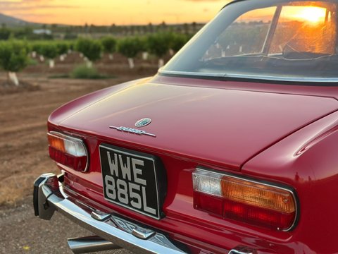 Alfa Romeo 2000 GT VELOCE 8