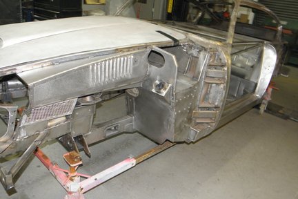 Aston Martin DB6 4.2 Vantage 63