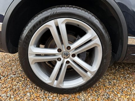 Volkswagen Touareg 3.0 TDI V6 R-Line Plus Tiptronic 4WD Euro 6 (s/s) 5dr 16