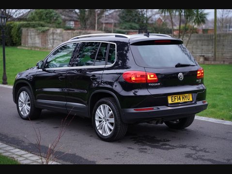 Volkswagen Tiguan 2.0 TDI BlueMotion Tech Match DSG 4WD Euro 5 (s/s) 5dr 8