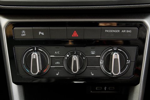 Volkswagen T-Cross ACTIVE TSI DSG 38