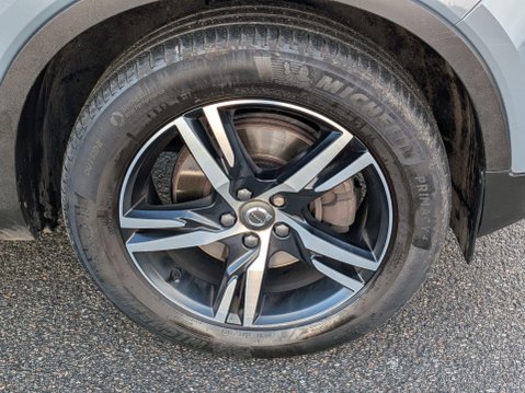 Volvo XC40 2.0 D4 R-Design Auto AWD Euro 6 (s/s) 5dr 34