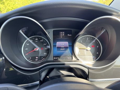 Mercedes-Benz V Class V300 D Auto Diesel LWB 6 Seater VAT Q Just 2000 miles 20