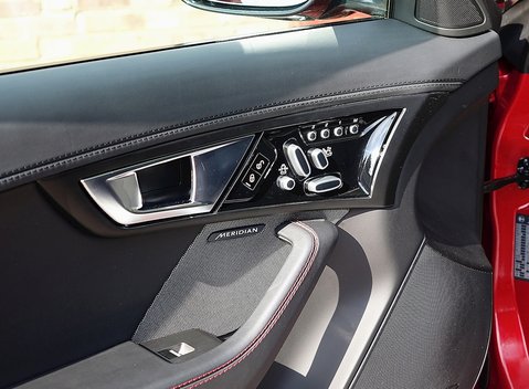 Jaguar F-Type V6 S Convertible 31