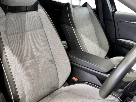 Renault Megane E-Tech 60kWh iconic Hatchback 5dr Electric Auto (optimum charge) (220 ps) 1 Owner 11