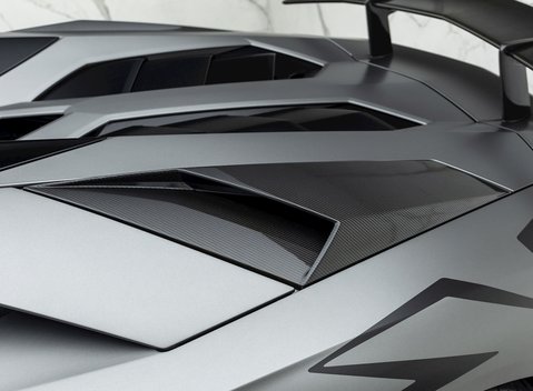 Lamborghini Aventador SV LP 750-4 Roadster 31