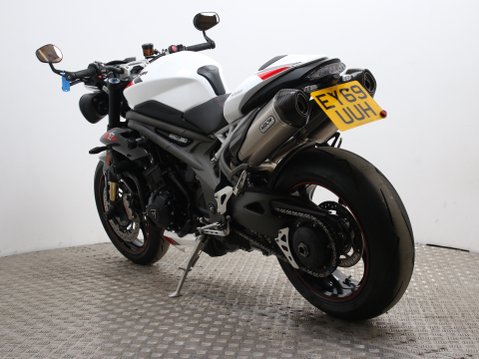 Triumph Speed Triple 1050 SPEED TRIPLE 1050 RS 9