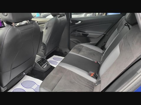 Volkswagen Id.5 Pro Performance 77kWh Style Auto 5dr 17