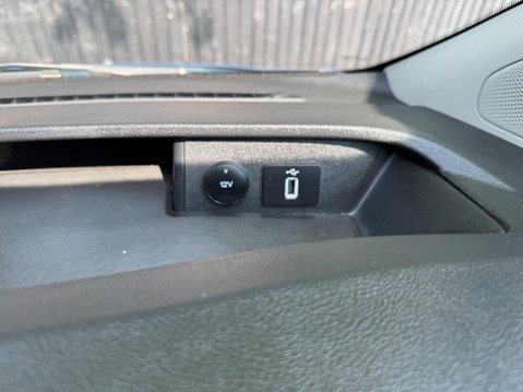Ford Transit Custom 280 LIMITED P/V ECOBLUE 32
