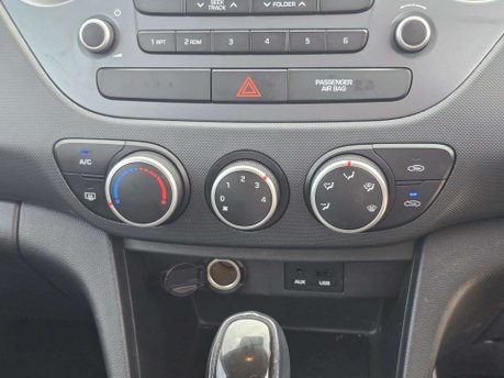 Hyundai i10 1.2 SE Hatchback 5dr Petrol Auto Euro 6 (87 ps) 37