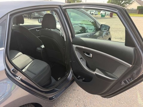 Hyundai i30 1.6 i30 SE Nav Blue Drive CRDi 5dr 15