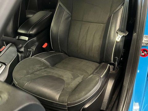 Volvo V40 2.0 V40 R-Design Nav D3 Auto 5dr 33