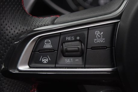 Alfa Romeo Giulia V6 BITURBO QUADRIFOGLIO 35