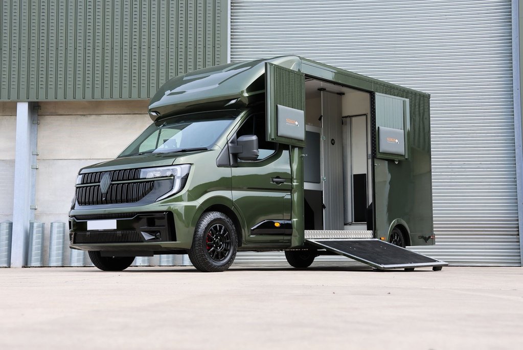 Renault Master BRAND NEW 3.5 TON STALLION BUILD EXTREME HEAVY DUTY HORSEBOX FROM SEEKER  4