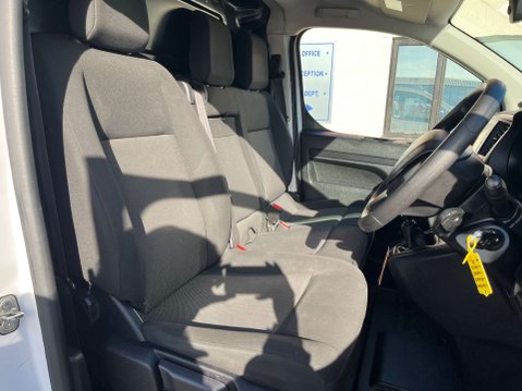 Peugeot Expert 1.5 Expert Asphalt Premium + L2 BlueHDi 17
