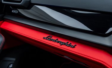 Lamborghini Urus SE 25