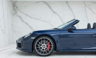 Porsche 911 Turbo Cabriolet (991.2) 35