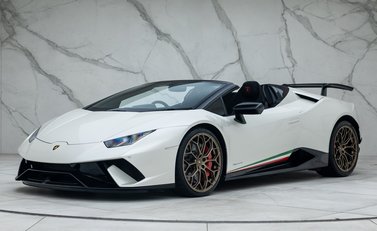 Lamborghini Huracan Spyder LP640-4 Performante 1