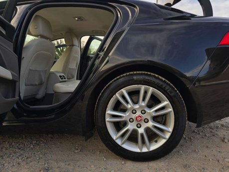 Jaguar XE 2.0d Prestige Auto Euro 6 (s/s) 4dr 40