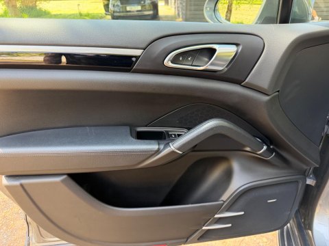 Porsche Cayenne D V6 TIPTRONIC S 68