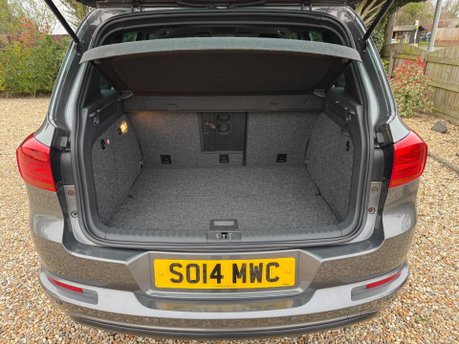 Volkswagen Tiguan 2.0 TDI BlueMotion Tech R-Line 4WD Euro 5 (s/s) 5dr 21