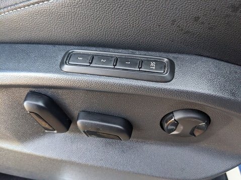 Volkswagen Tiguan R-LINE TDI BMT 4MOTION DSG 31