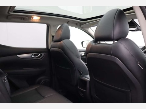 Nissan Qashqai 1.3 Qashqai Tekna DiG-T Semi-Auto 5dr 24