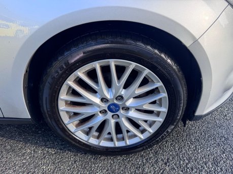 Ford Focus ZETEC 12