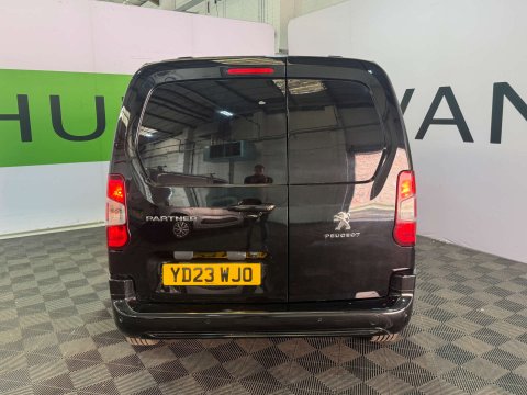 Peugeot Partner 1.5 Partner Asphalt Premium + BlueHDi Auto 8
