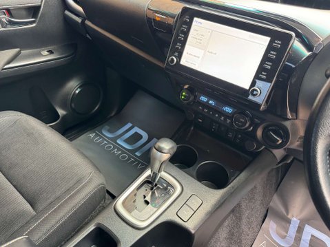 Toyota Hilux 2.8 HI-Luxury Invincible D-4D 4WD Double Cab Auto 4WD 5dr 22