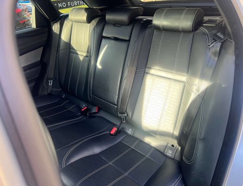 Land Rover Range Rover Velar 3.0 Range Rover Velar R-Dynamic HSE D300 Auto 4WD 5dr 33