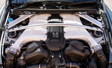 Aston Martin V12 Vantage S 33