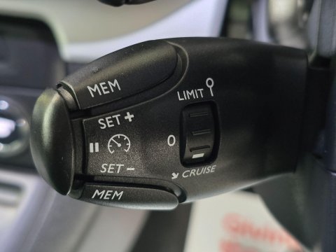 Peugeot Traveller 2.0 BlueHDi Allure Standard MPV EAT6 MWB Euro 6 (s/s) 5dr 37