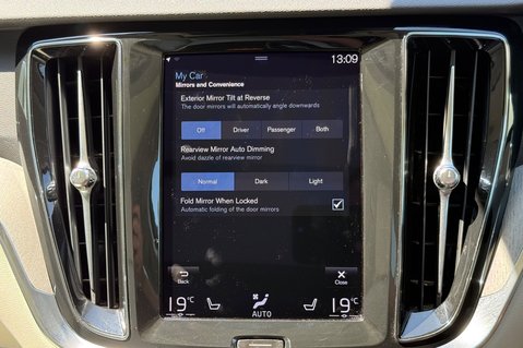 Volvo V60 RECHARGE T6 INSCRIPTION AWD - FULL MAIN DEALER SERVICE - HUGE SPEC 56