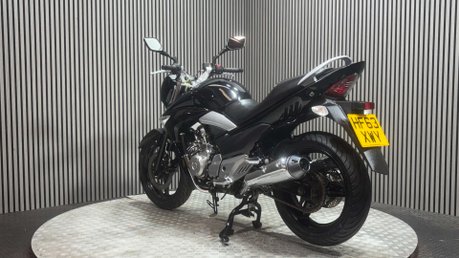 Suzuki Inazuma GW 2013 ONLY 12K NEW MOT WARRANTY 250CC COMMUTER BIKE 10