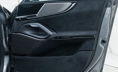 Ferrari Purosangue 32