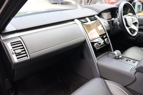 Land Rover Discovery 2023 R-DYNAMIC HSE MHEV commercial with a rear seat conversion 20