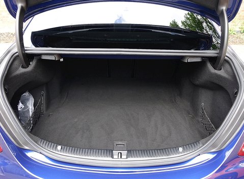 Mercedes-Benz C Class C63 Saloon 10