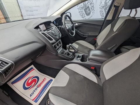 Ford Focus ZETEC NAVIGATOR TDCI 14