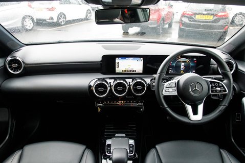 Mercedes-Benz A Class A 200 SPORT 3