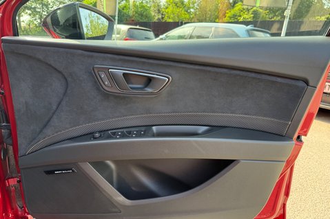SEAT Leon TSI CUPRA 4DRIVE DSG ESTATE -BUCKET SEATS -CAMERA- SOUND -ACC -REVO STAGE 1 34