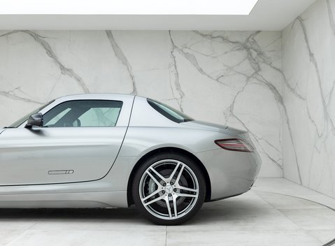 Mercedes-Benz SLS AMG 26
