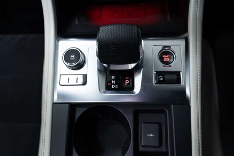 Jaguar F-Pace 5.0 F-PACE SVR AWD Auto 4WD 5dr 35