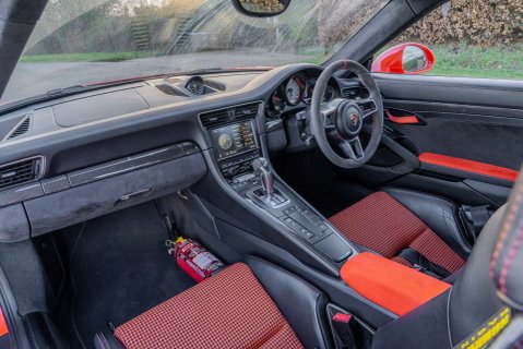 Porsche 911 4.0 GT3 RS 8