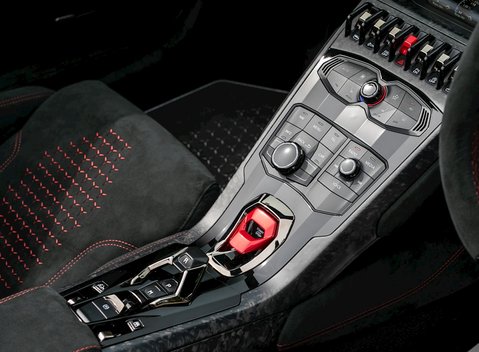 Lamborghini Huracan Spyder LP640-4 Performante 19