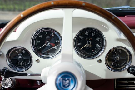 Aston Martin DB4 Series III 22